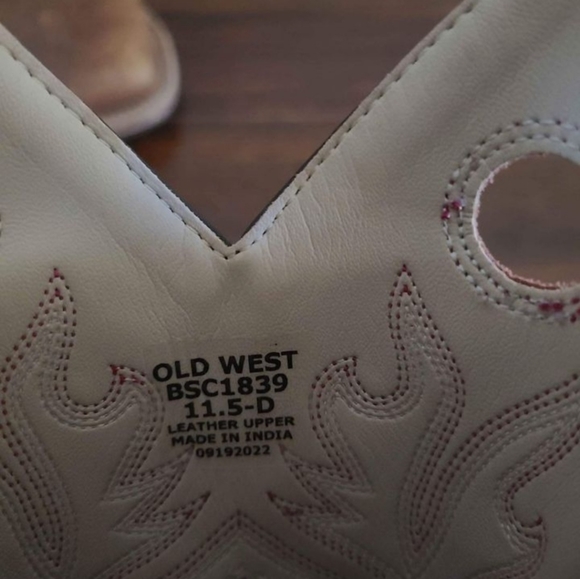 Kids Cowgirl Boots - Picture 1 of 2